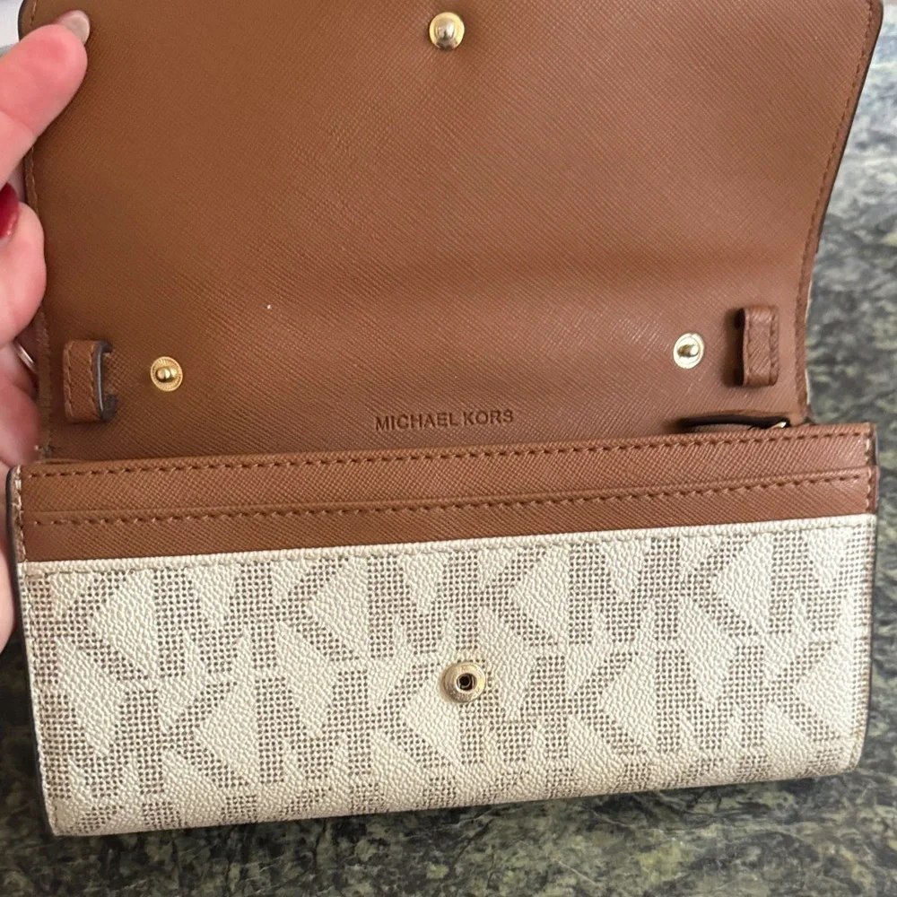 Authentic Michael Kors Logo large snap front leather